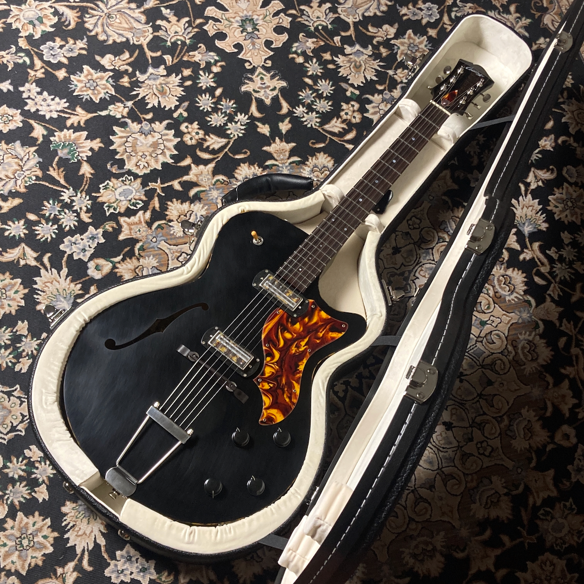 Collings Ladybird / Antique Jet Black w/ Cathedral