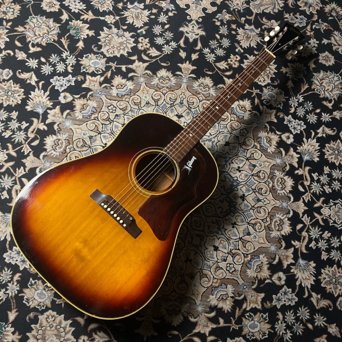 Gibson J-45 Brown Sunburst