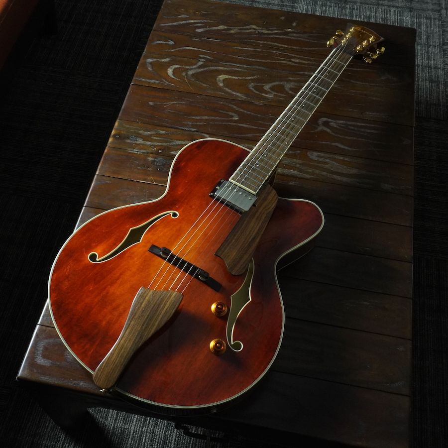 Eastman AR-403CE Antique Red