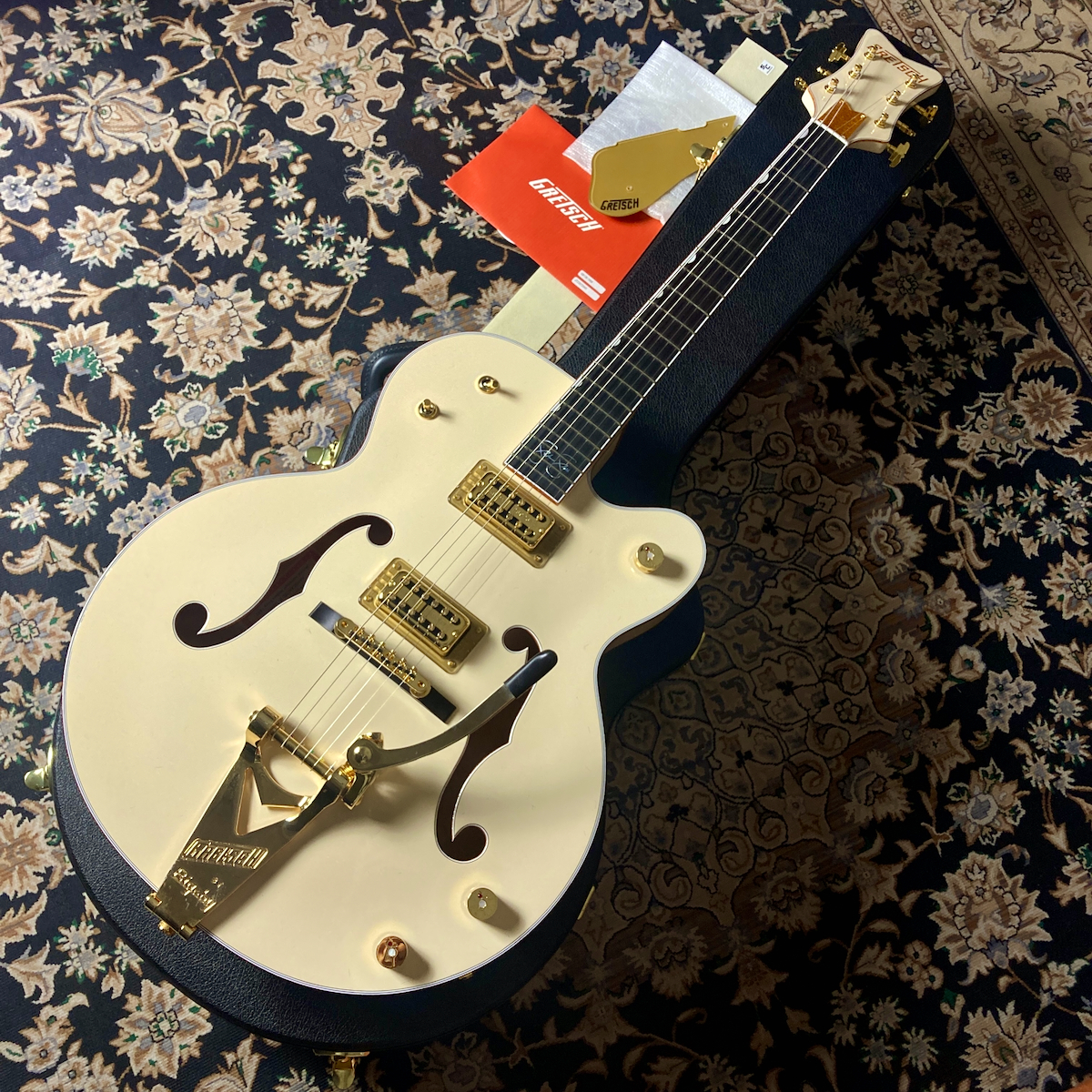 Gretsch G6136-1958 Stephen Stills Signature White Falcon
